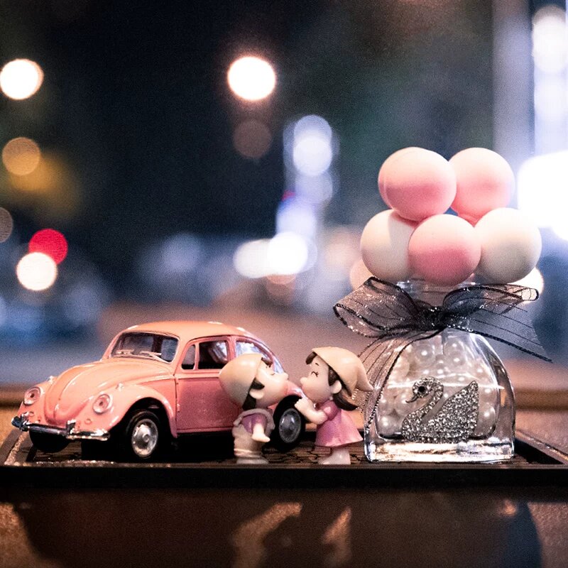 Розовая модель автомобиля для центральной консоли с розовым белым шаром в бутылке и алмазной подушкой для интерьера авто