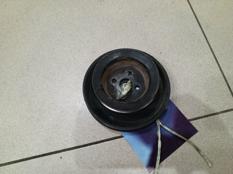 Шкив водяного насоса (помпы) от Kia Rio 2005-2011