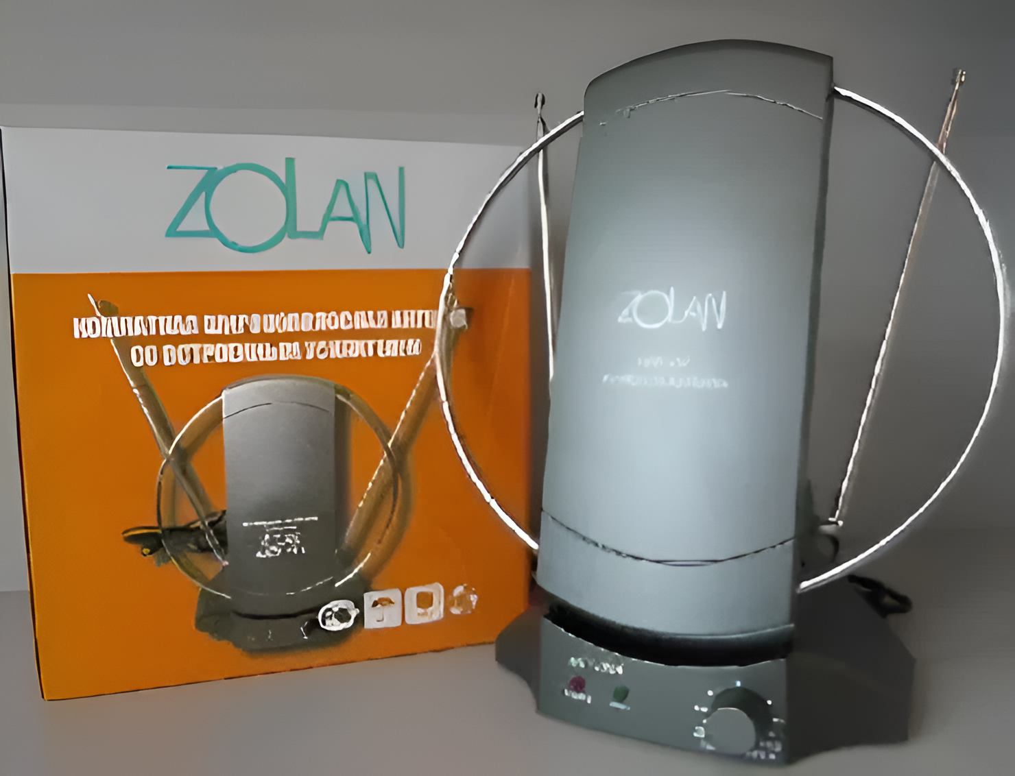 Телевизионная комнатная антенна ZOLAN ANT-701 активная с усилителем