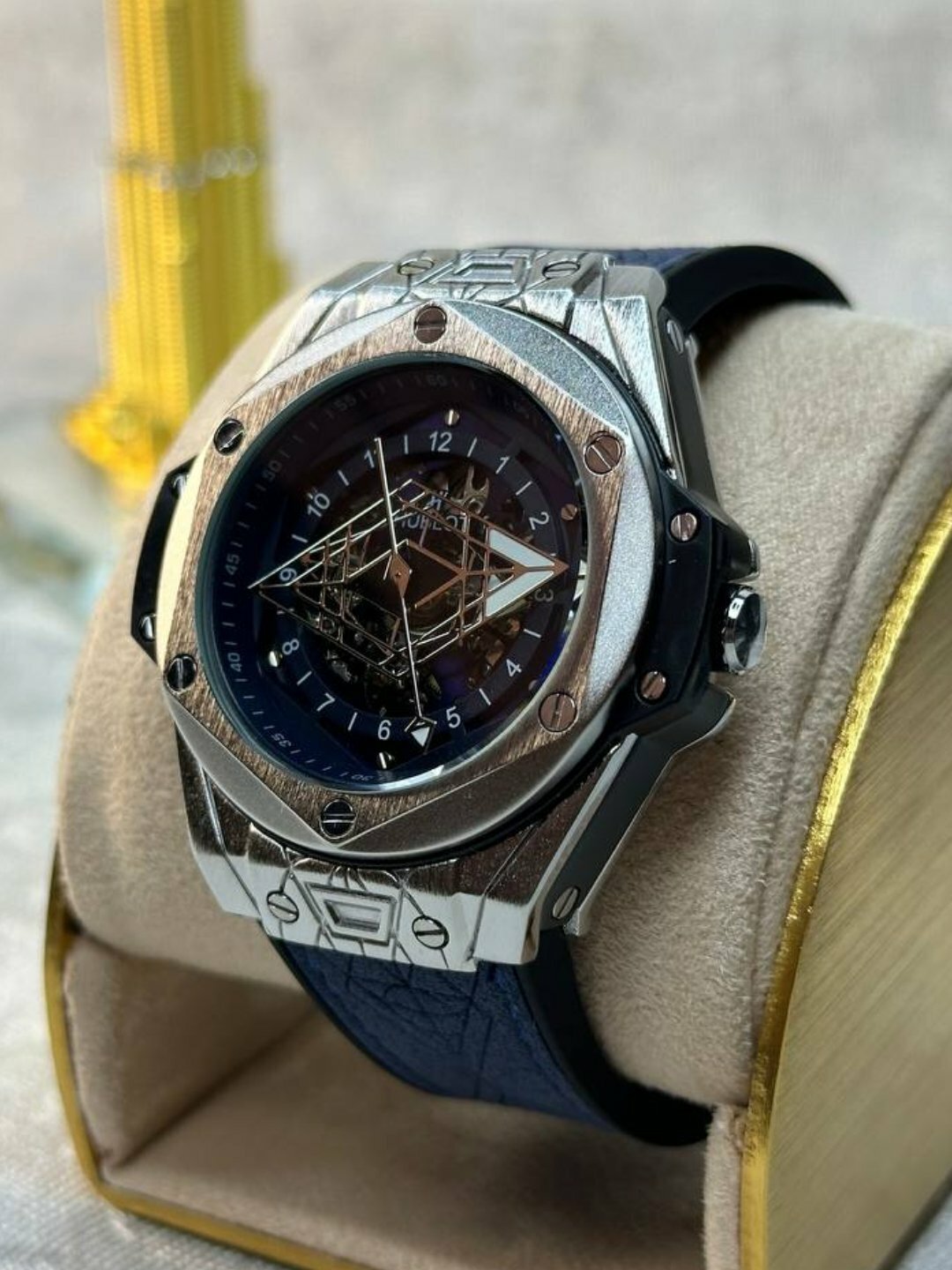 Наручные часы 120, оранжевый, красный, мультиколор, бордовый, коралловый, лиловый, бежевый, горчичный, белый, бирюзовый, зеленый, желтый, голубой, золотой, коричневый, бесцветный — фото 1