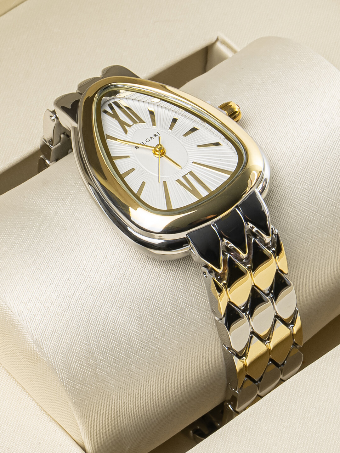 Наручные часы BVLGARI Classic, золотистый/белый — фото 1