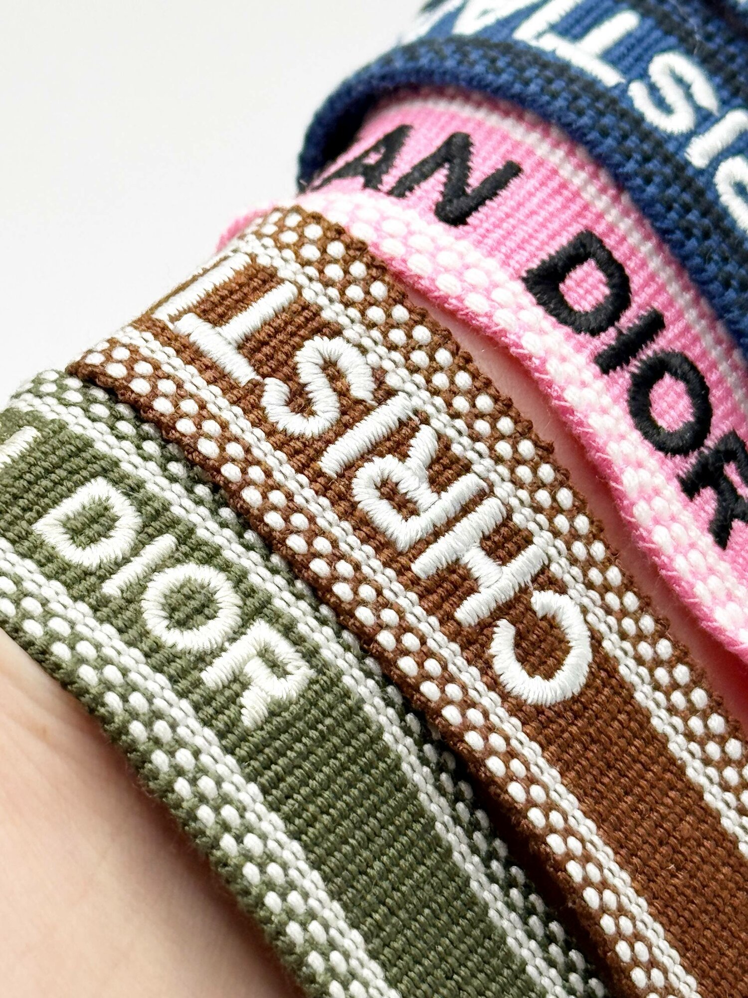 Плетеный браслет