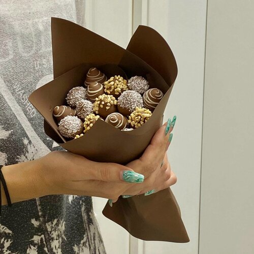 Изображение товара Подарочный набор на годовщину и юбилей Клубника в шоколаде ассорти Подарок близким Размер XS — (7-10 ягод)