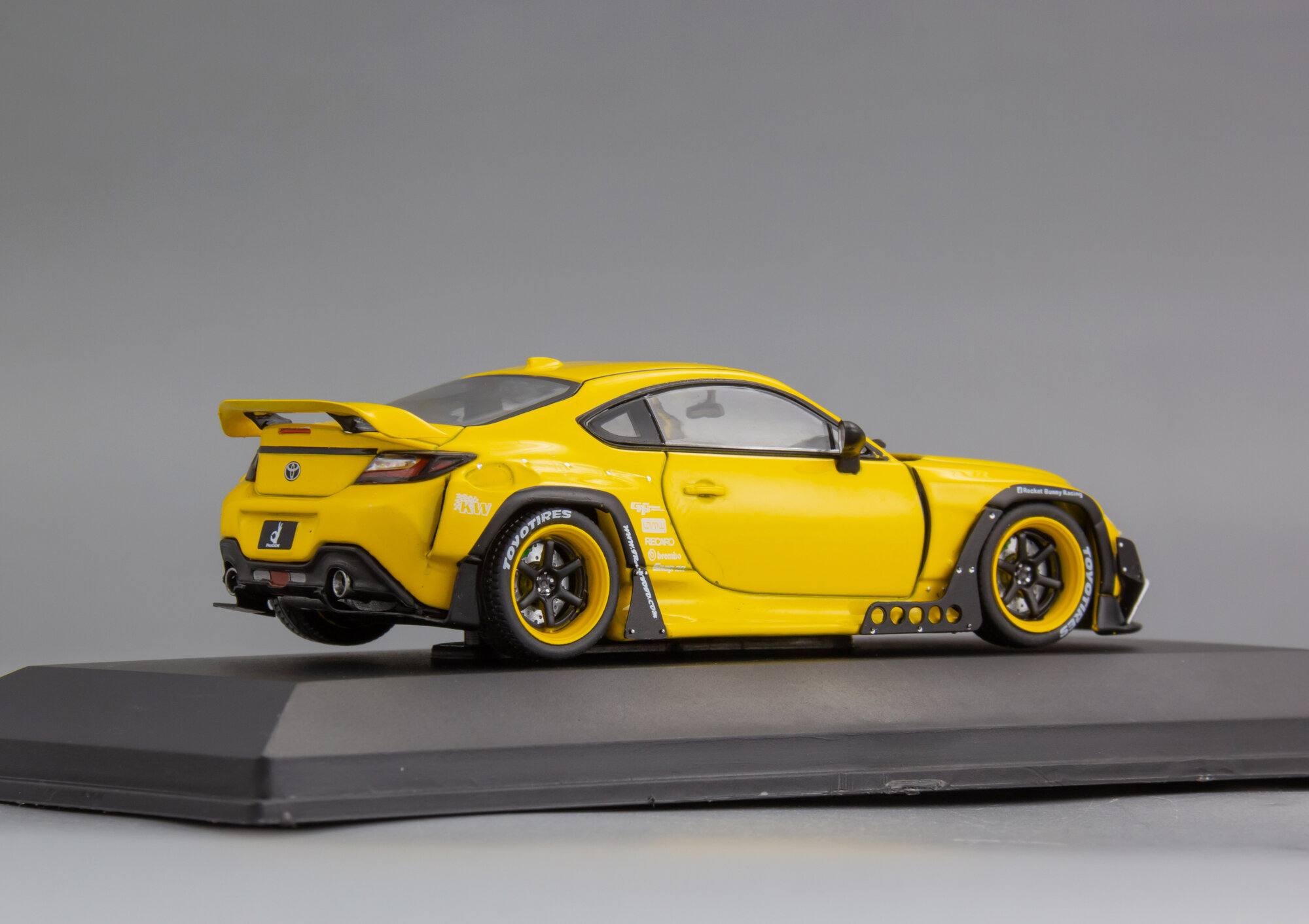 Коллекционная масштабная модель 1:43 Toyota GR86 PANDEM от Solido — фото 1