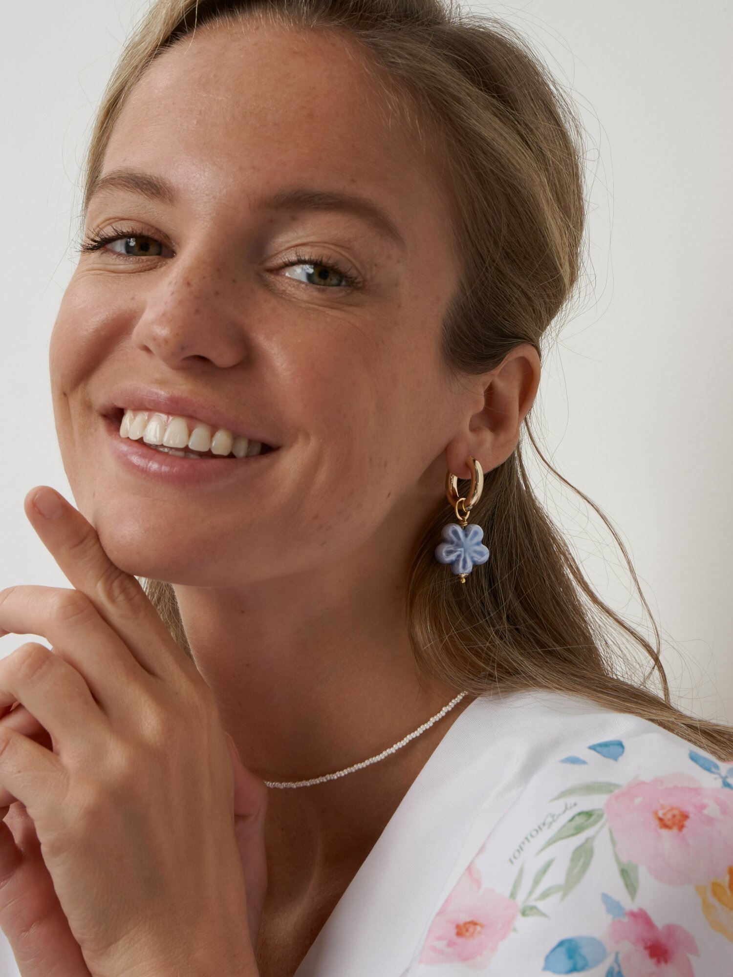 Серьги конго, керамика, жемчуг имитация, золотой, синий — фото 1