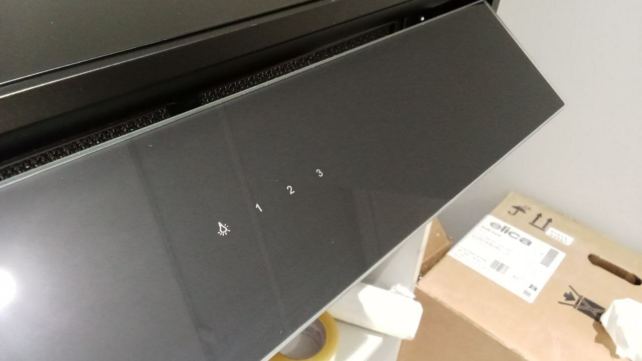 Полновстраиваемая вытяжка Konigin Cosmic Black 60 — фото 1