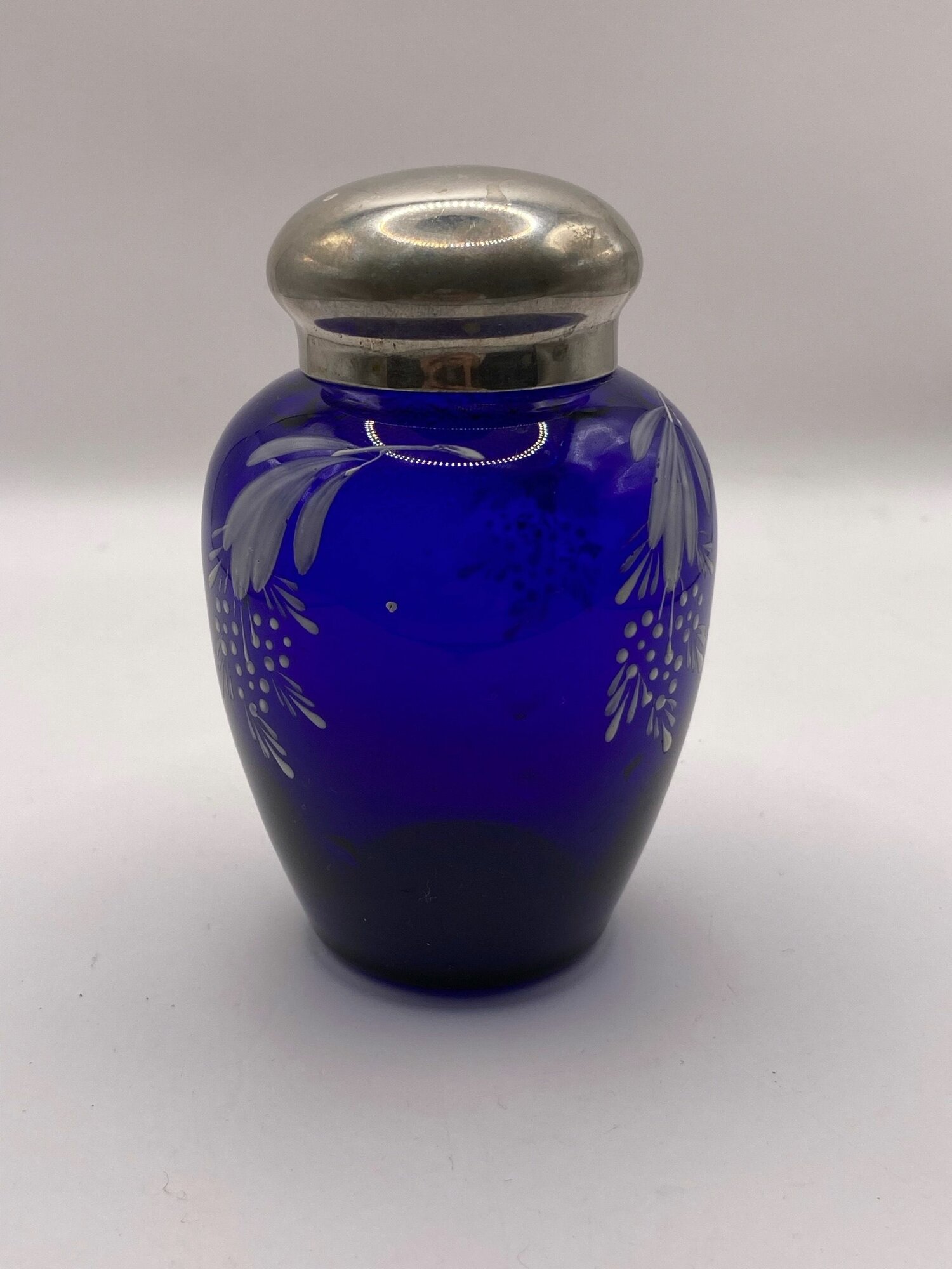 Чайница "Цветы" СССР. Кобальтовое стекло. Роспись. СССР. Коплект. Высота: 10.5 см.