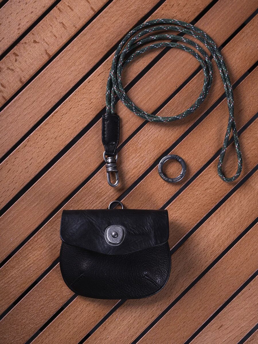 Премиум кожаный чехол для наушников Bluetooth с военно-зелёным кроссбоди ремешком - 120 см регулируемый для