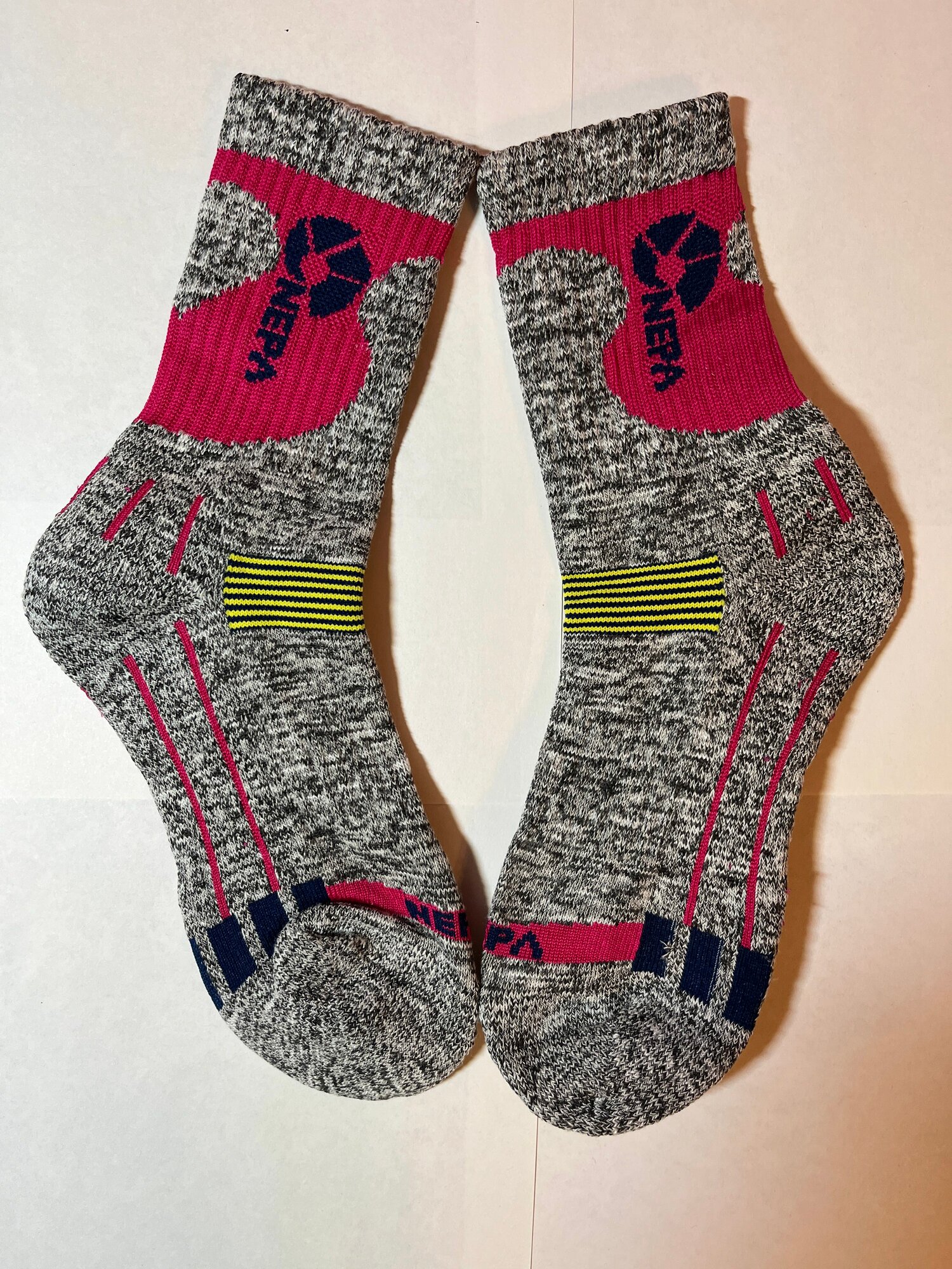 Носки NEPA, размер 24, серый, розовый, желтый — фото 1