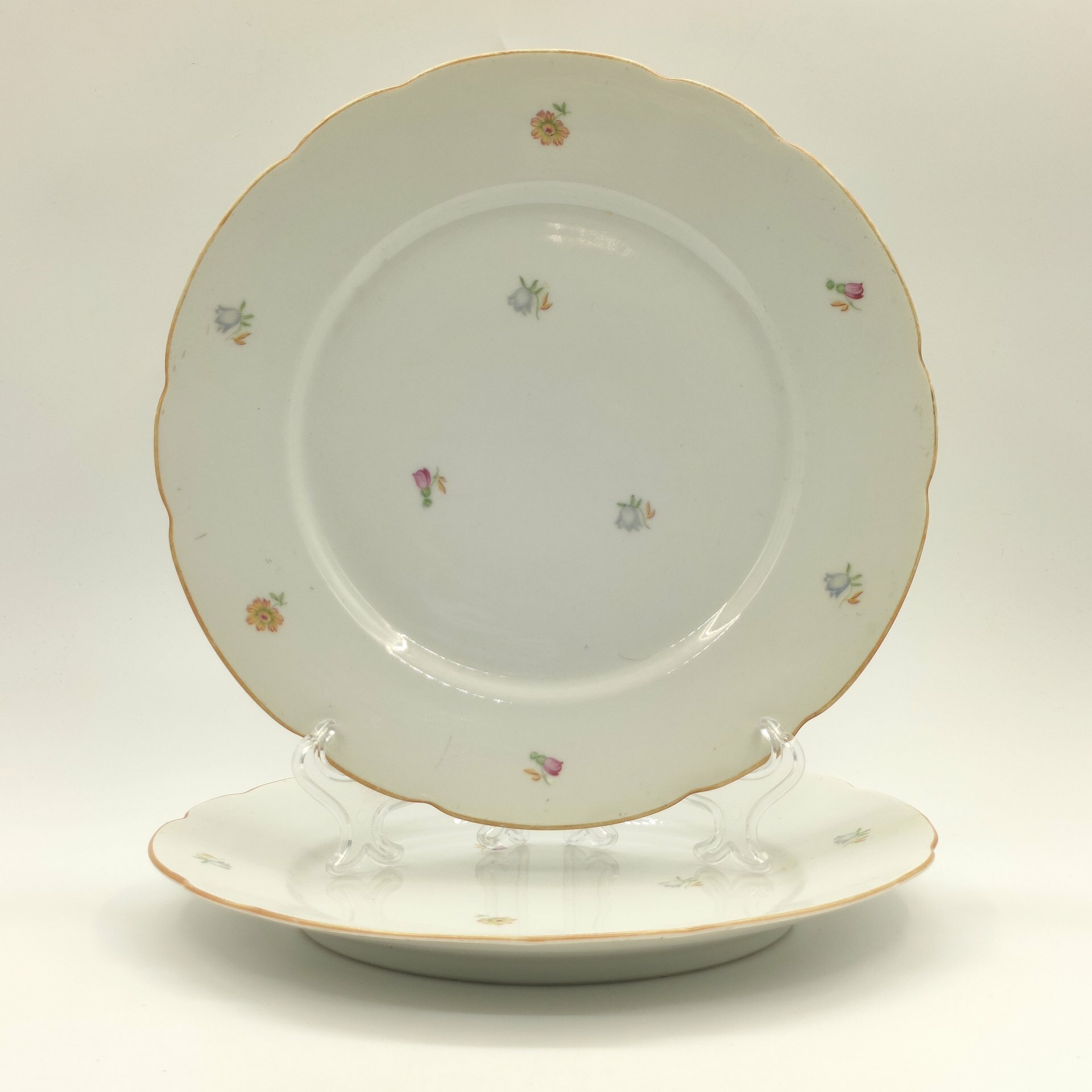 Пара обеденных тарелок с цветочным декором, фарфор, деколь, Chodziez, Польша, 1964-1990 гг.