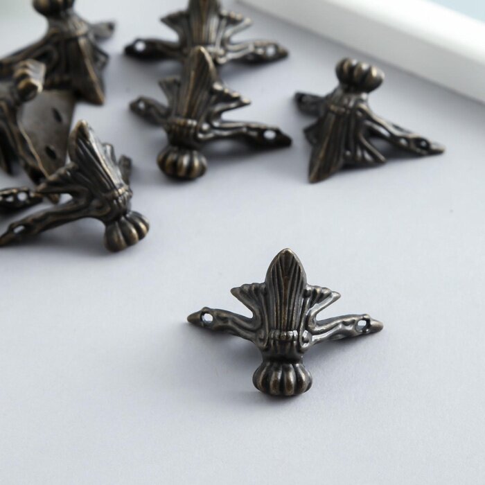 Уголок (ножка) для шкатулки ключницы «Фигурная» металл под бронзу набор 8 шт 2.9×4 см