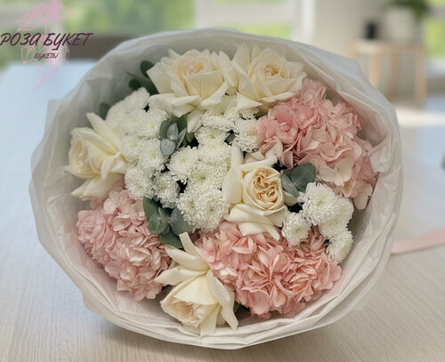 Изображение товара Букет цветов, Букет с французскими розами, гортензиями и хризантемой, премиум цветы, долгий букет