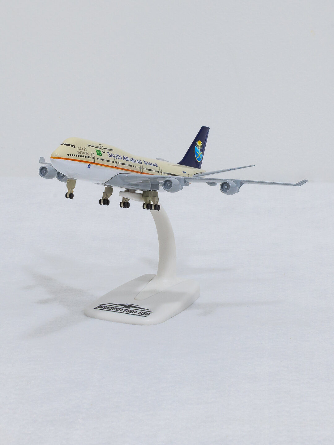Модель самолёта Boeing 747, Saudi Arabian Airlines, 20 см, Металл+пластик, Шасси