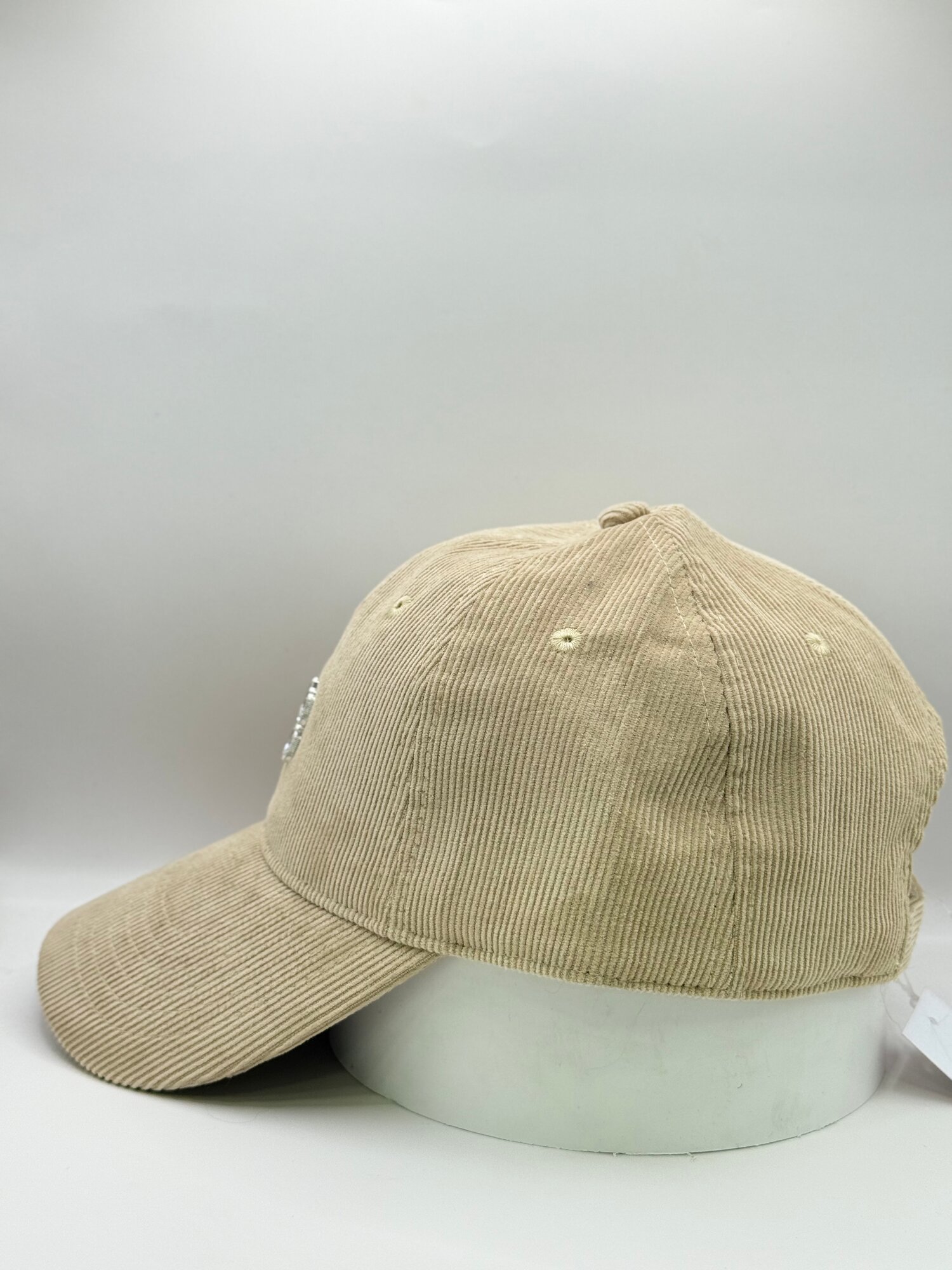 Кепка Miu Miu кепка однотонная для женщин, размер 58 ( универсальный ), 00031 бежевый — фото 1