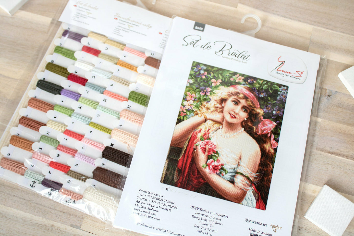 Набор для вышивания Luca-s B549 Девушка с розами — фото 1