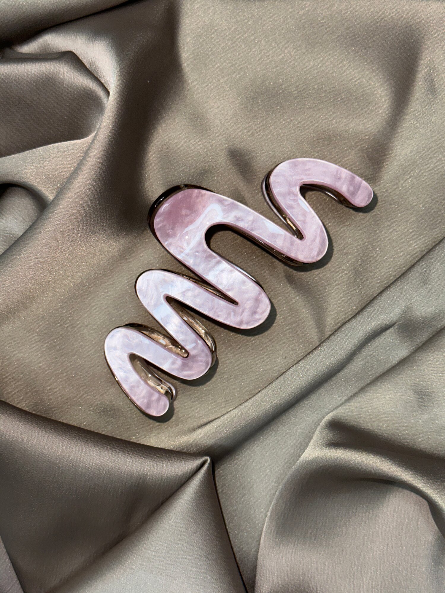 Корейская, стильная , модная заколка "Молния", мраморное покрытие, нежно розовый