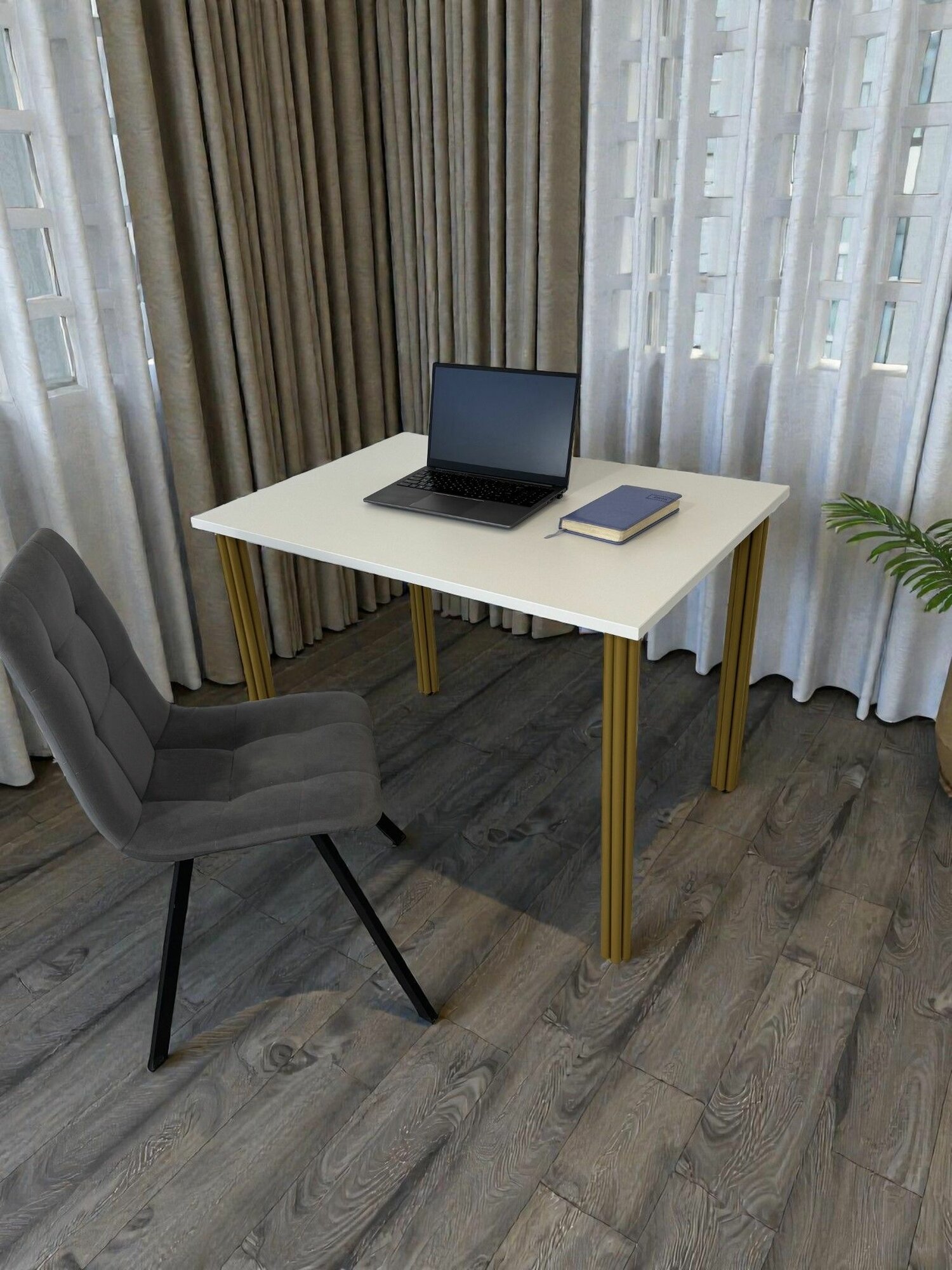 Стол дизайнерский письменный/ цвет Белый, 100*70 см. Ножки золотые.