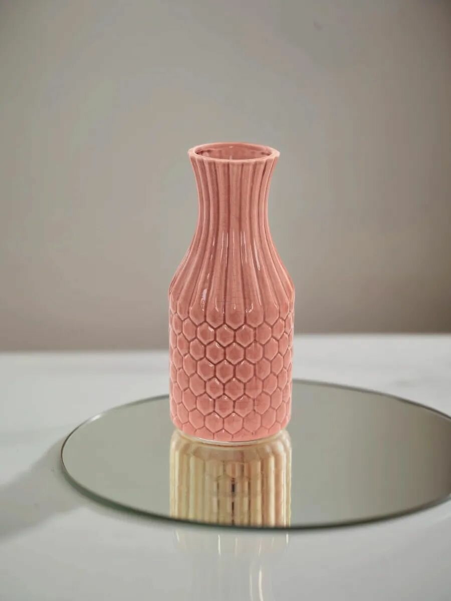 Ваза керамическая настольная, размер 11*11*25см, цвет розовый, поверхность фактурная — фото 1