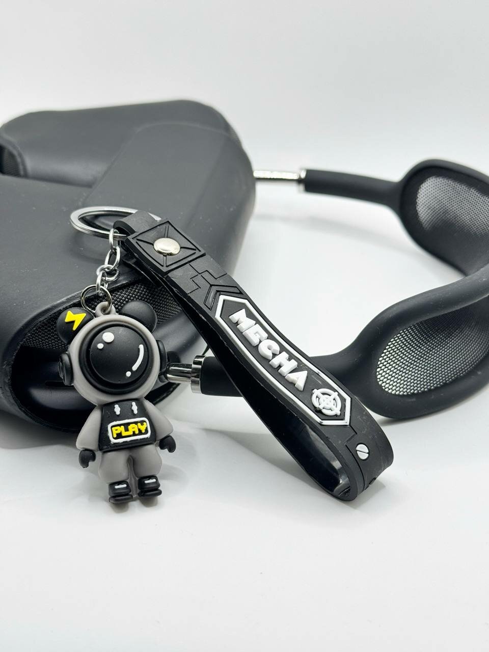 Брелок, чёрный — фото 1