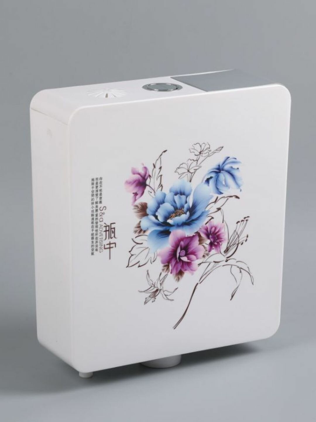 Сливной бачок пластиковый для чаши Генуя в комплекте с арматурой и сливными трубами.