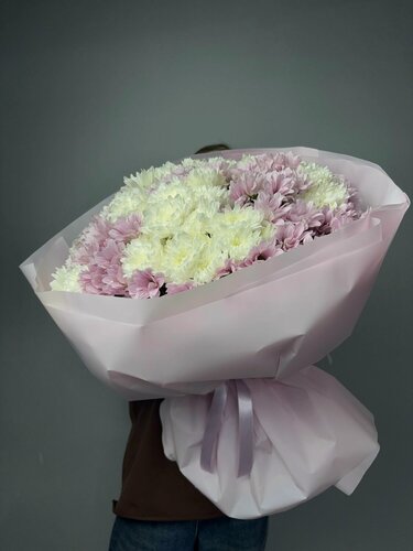 Изображение товара FRESH FLORA Белое сияние: пышный букет из 20 белых хризантем – купить с доставкой недорого