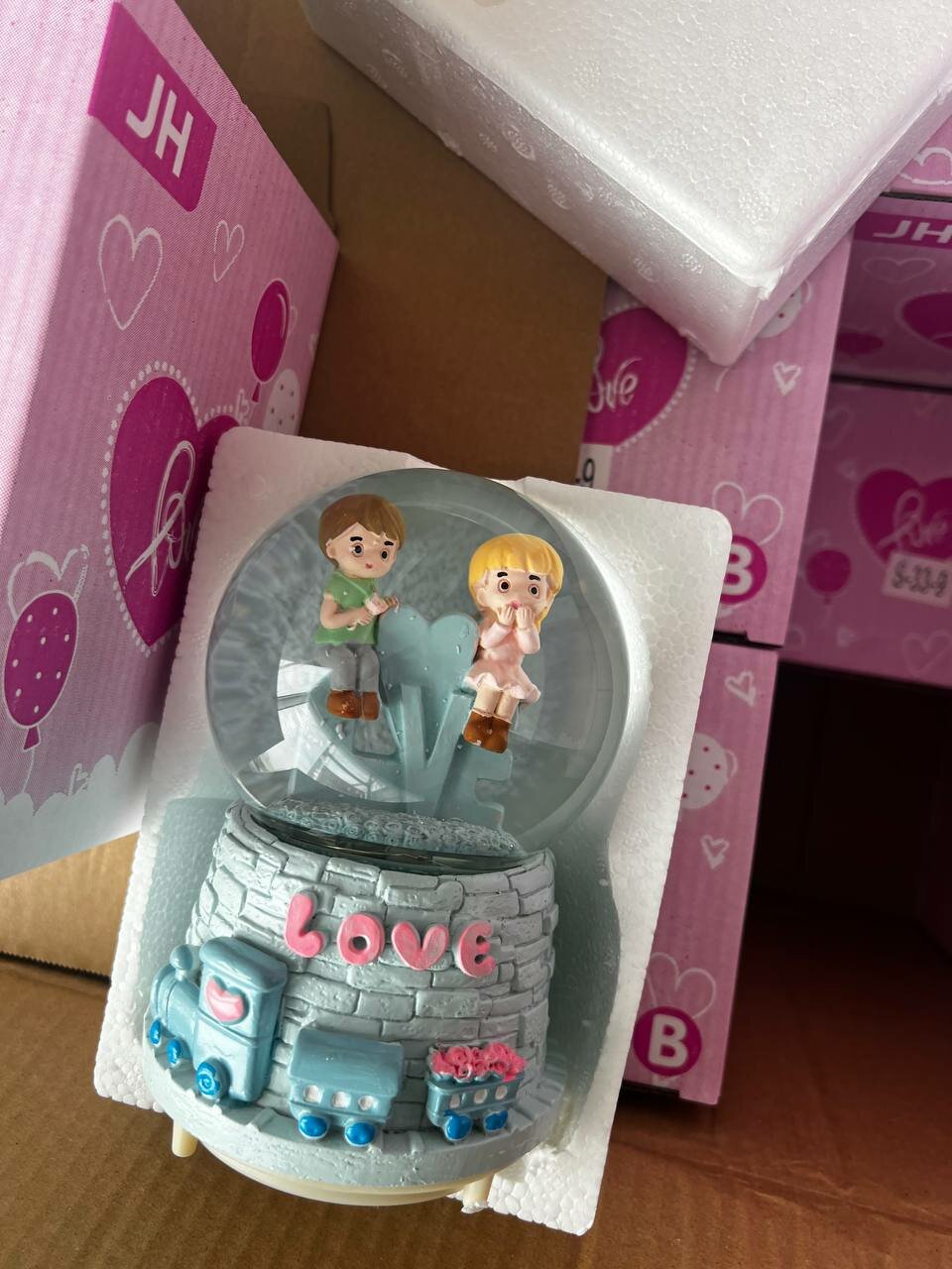 Снежный шар "Любовь на веки", новогодний, стеклянный, с музыкой 13х18 см