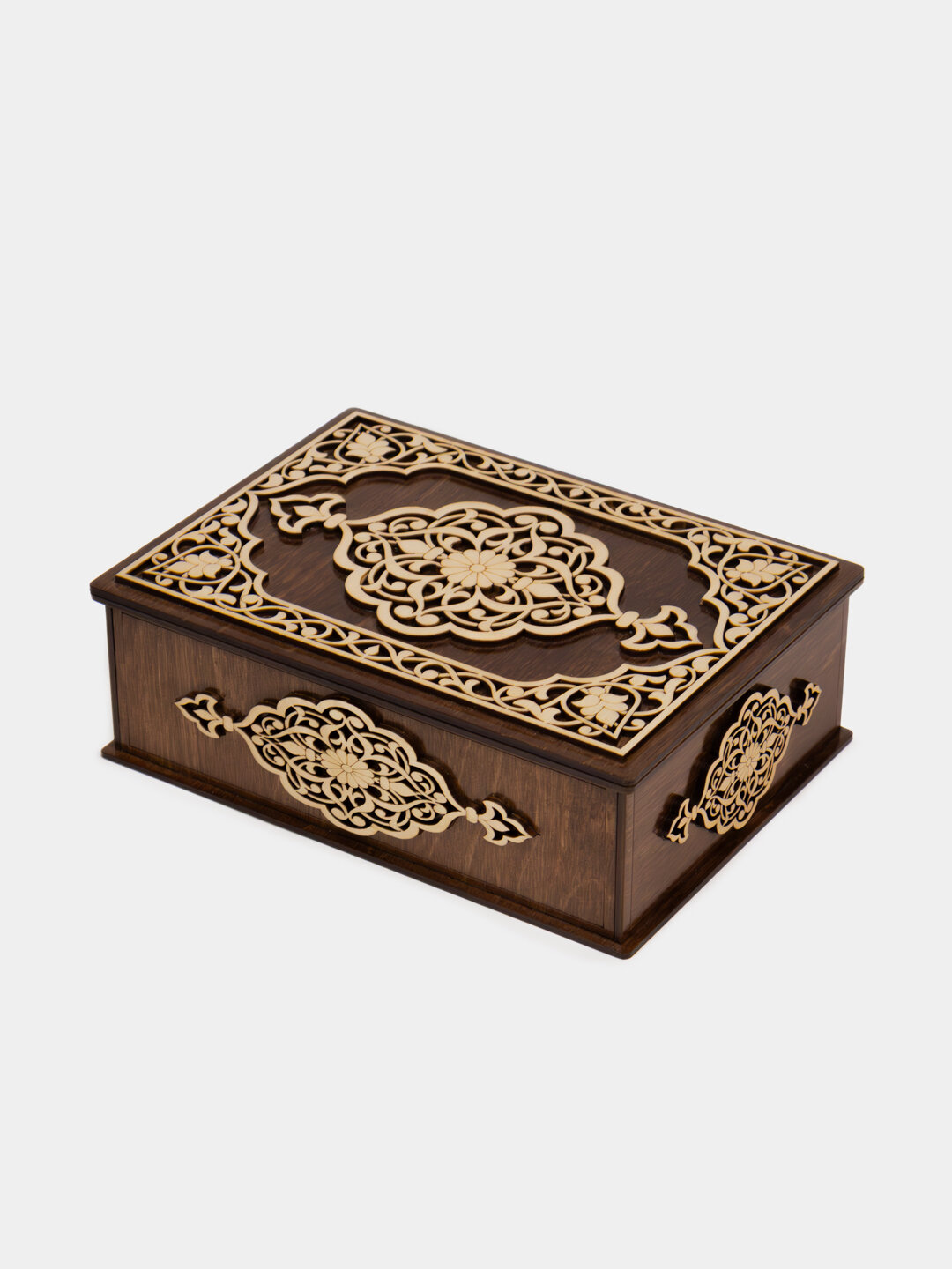 Шкатулка размер 23 на 16,5 см. высота 7,5 см. с обьёмным рисунком лакированная. покрыта морилкой