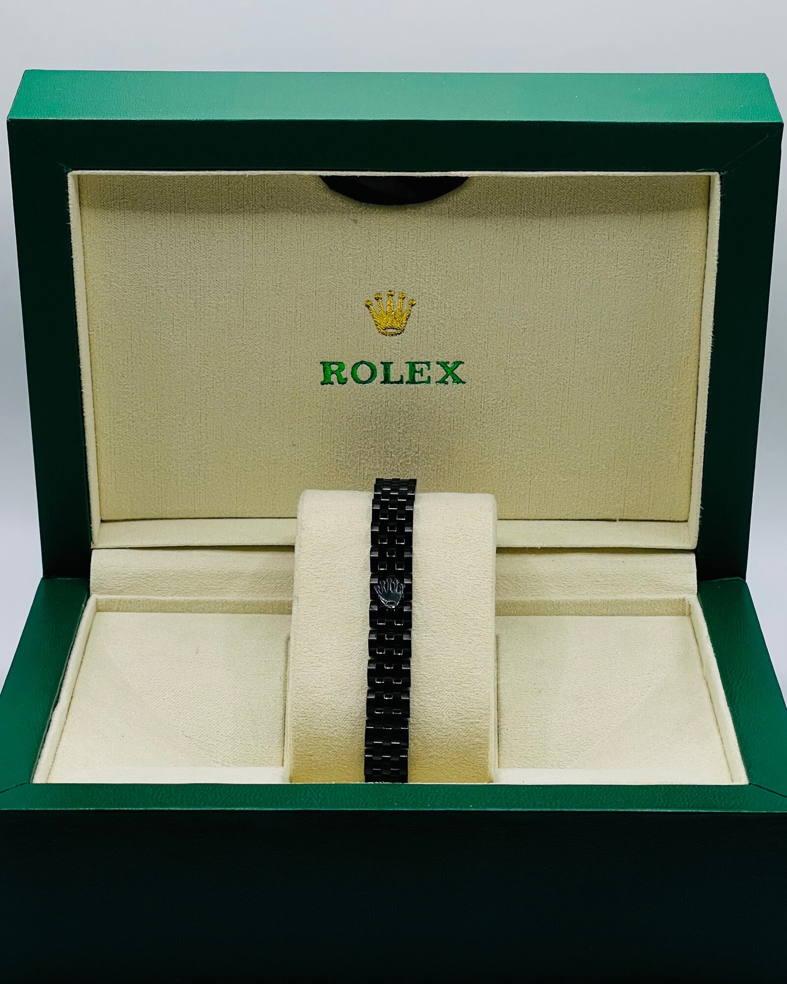 Плетеный браслет