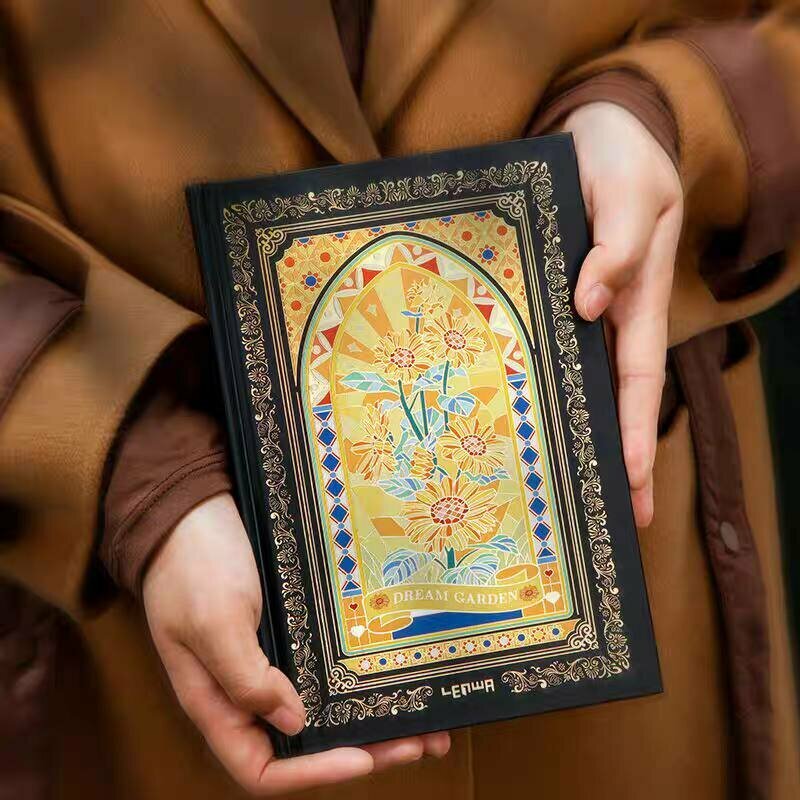 Ежедневник Красиво оформленный, без указания дат формат А5, вертикальный, твердый переплет, белая бумага