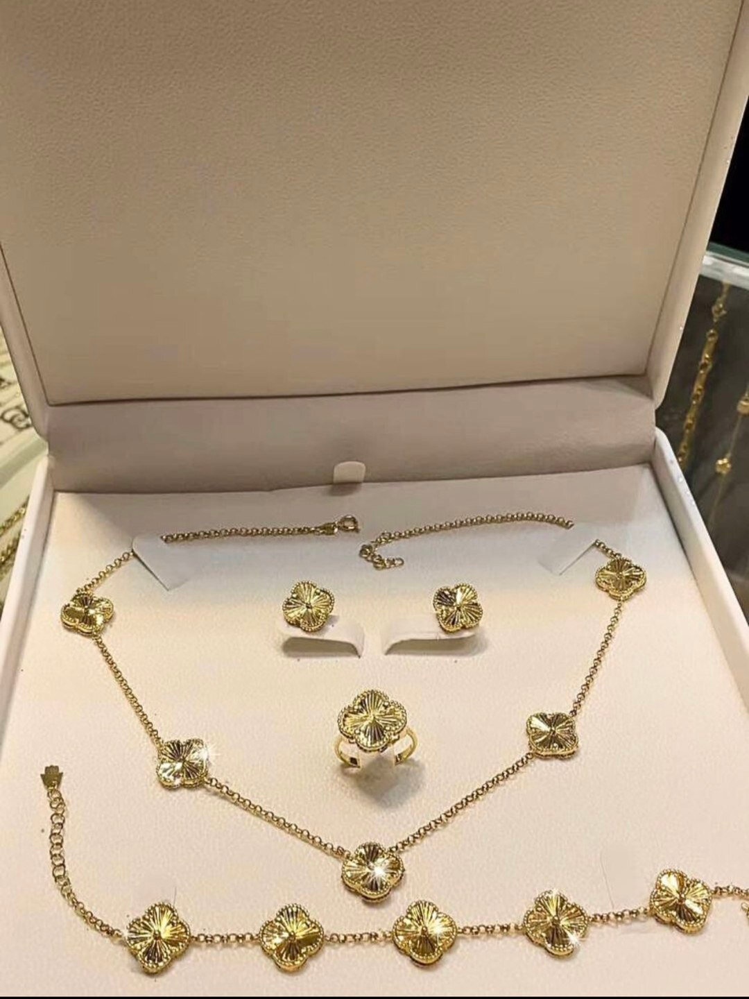 Комплект бижутерии