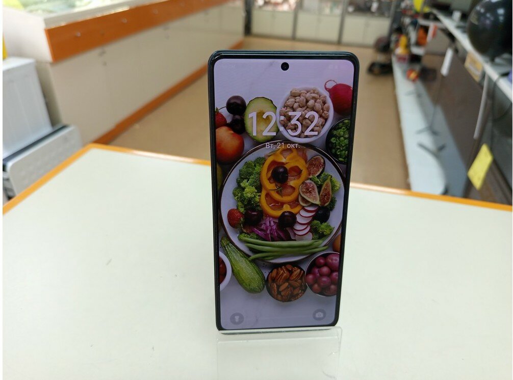 Смартфон TECNO Camon 20 Pro 8/256 ГБ Global для РФ, Dual nano SIM, предрассветный черный Б/У Уценка