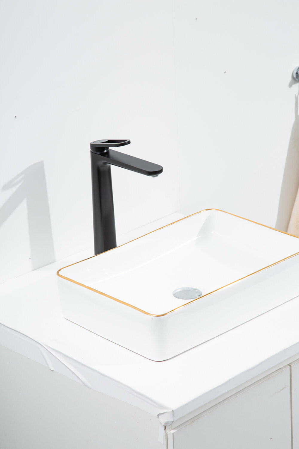 Смеситель для раковины высокий Gappo G27 G1027-26 латунь, цвет черный