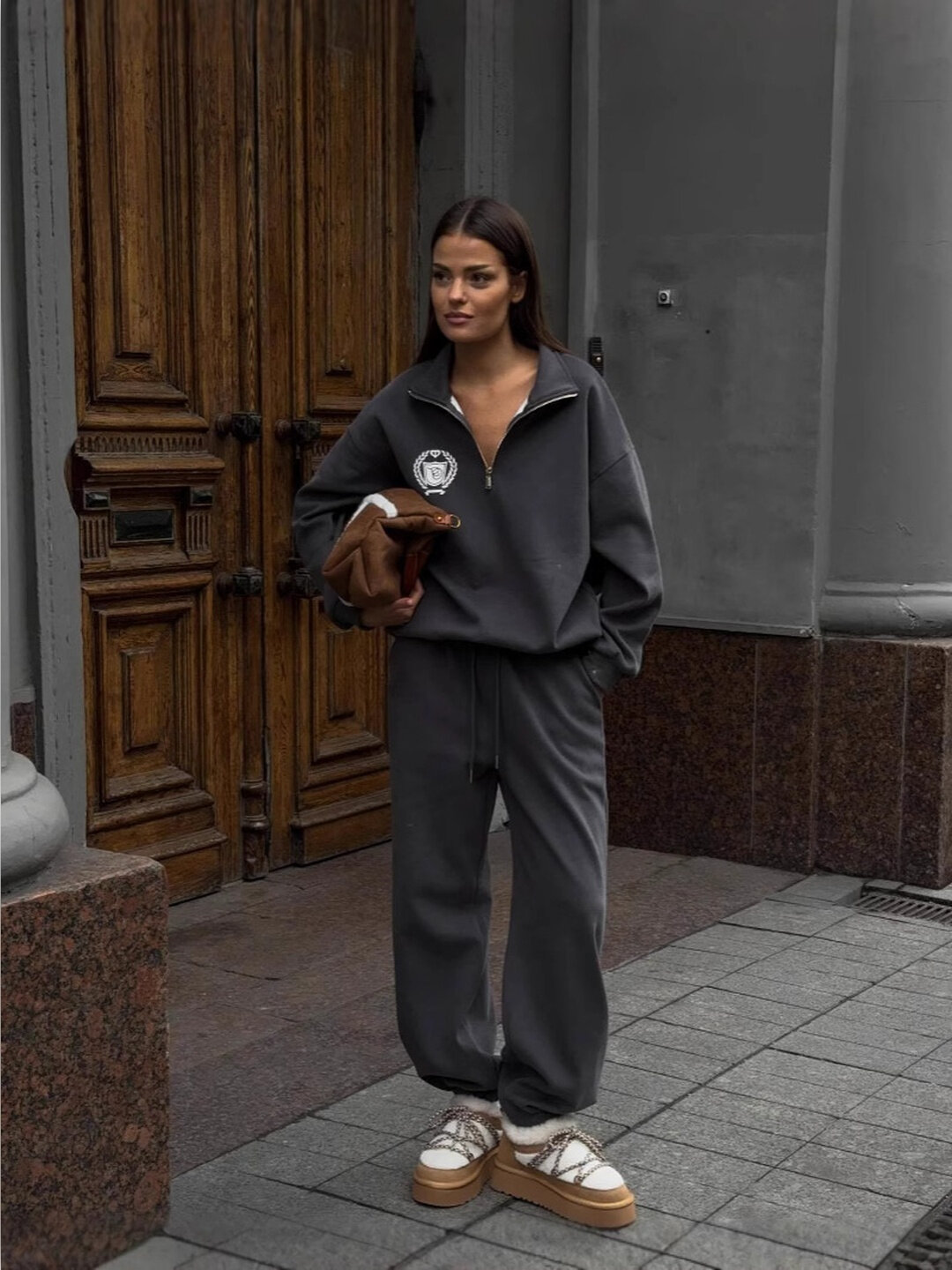 Костюм спортивный