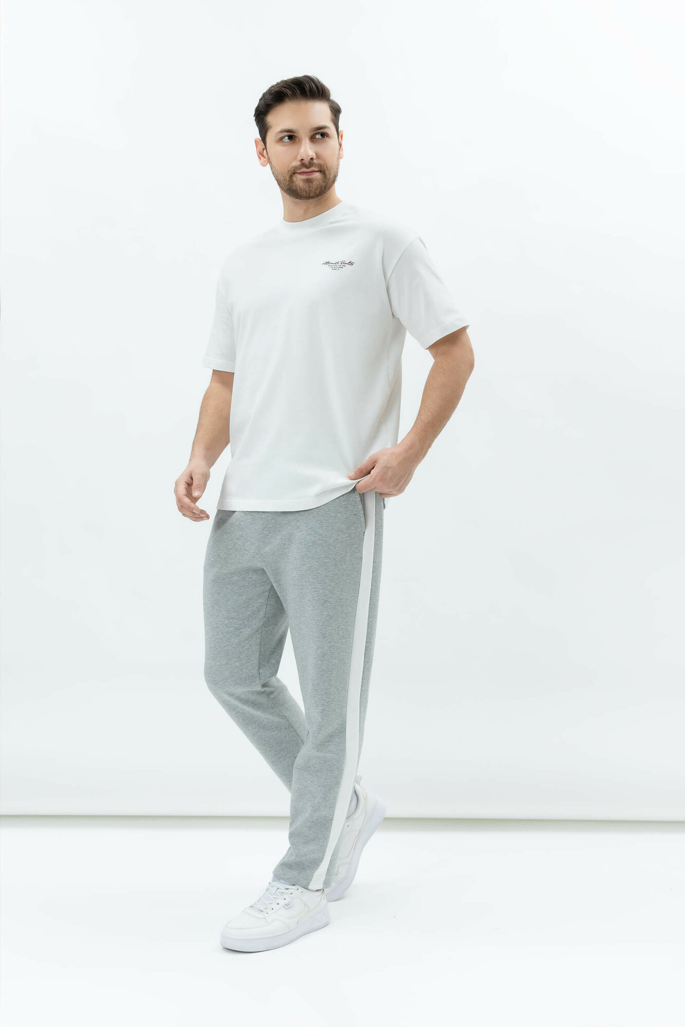 Брюки спортивные