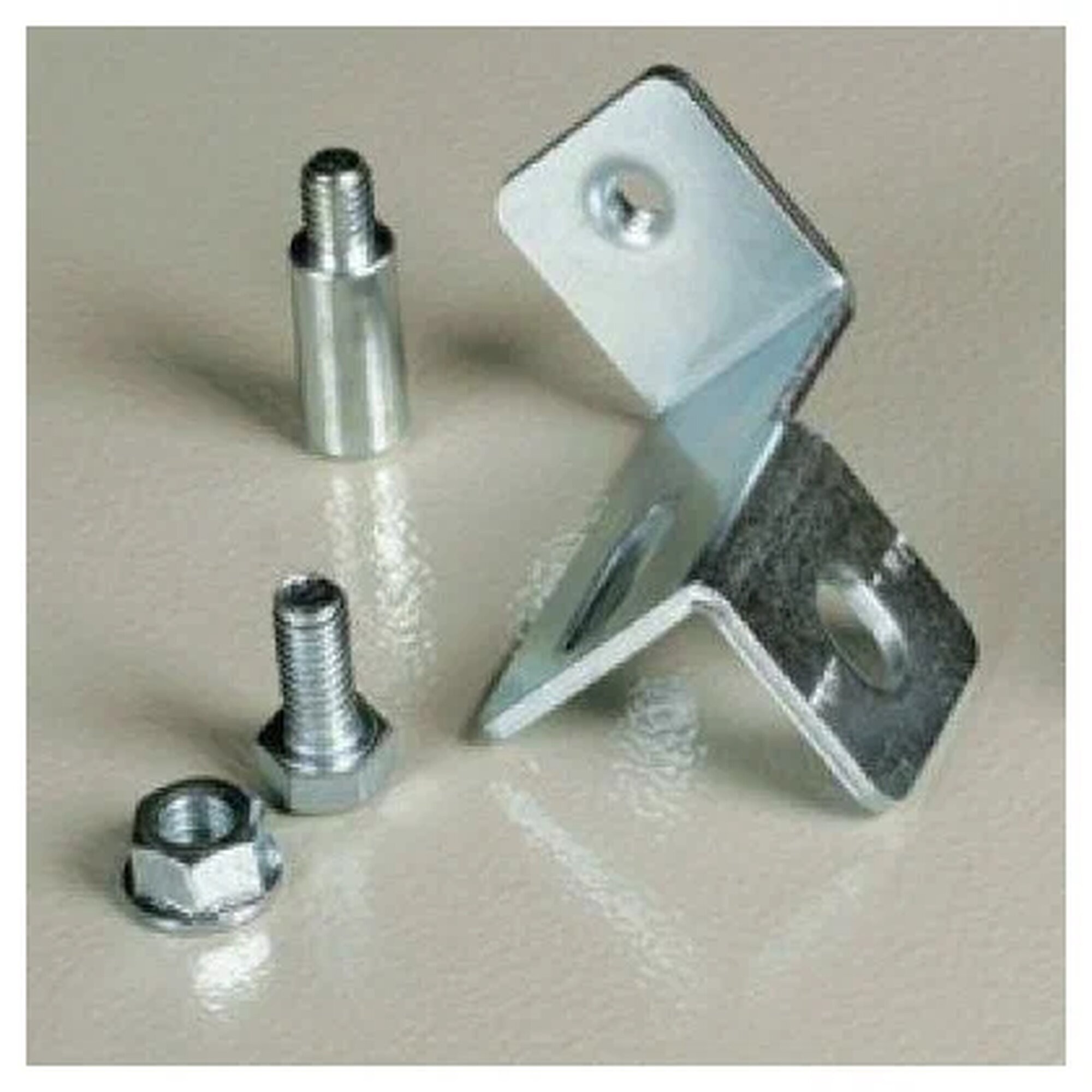 DKC Комплект для крепления (поддержки) монтаж. платы DKC R5AE05