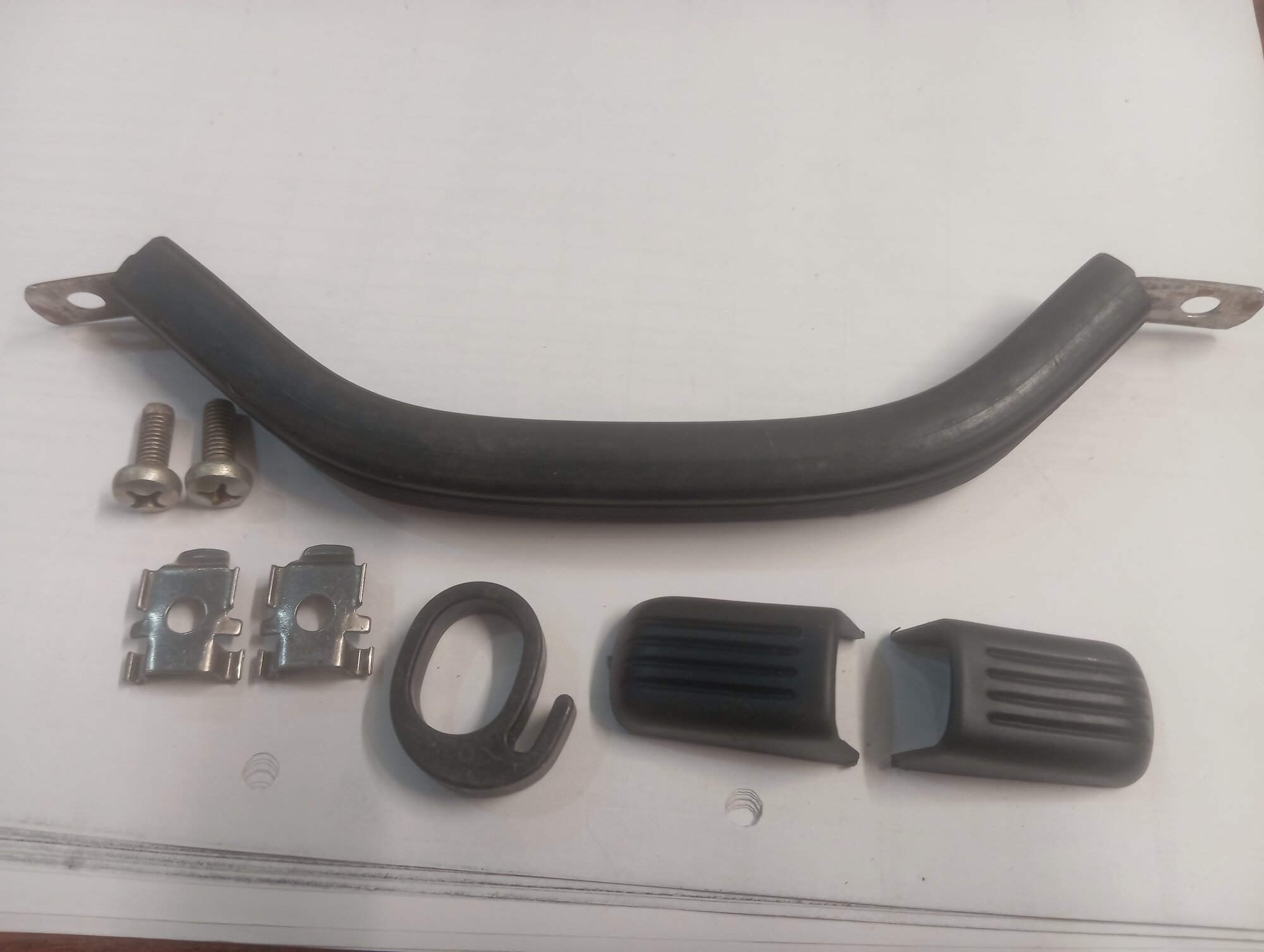 Ручка салона ВАЗ 2101 в сборе с крепежом. упаковка 2 шт.