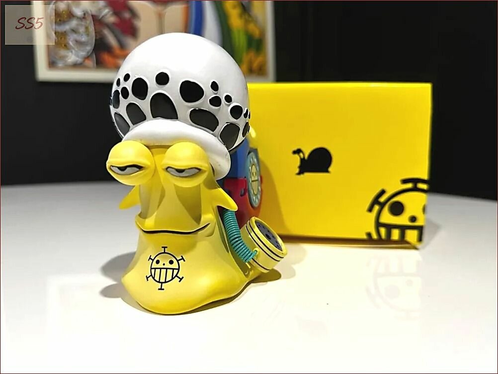 Аниме фигурка One Piece - Den Den Mushi Трафальгар Д. Ватер Ло