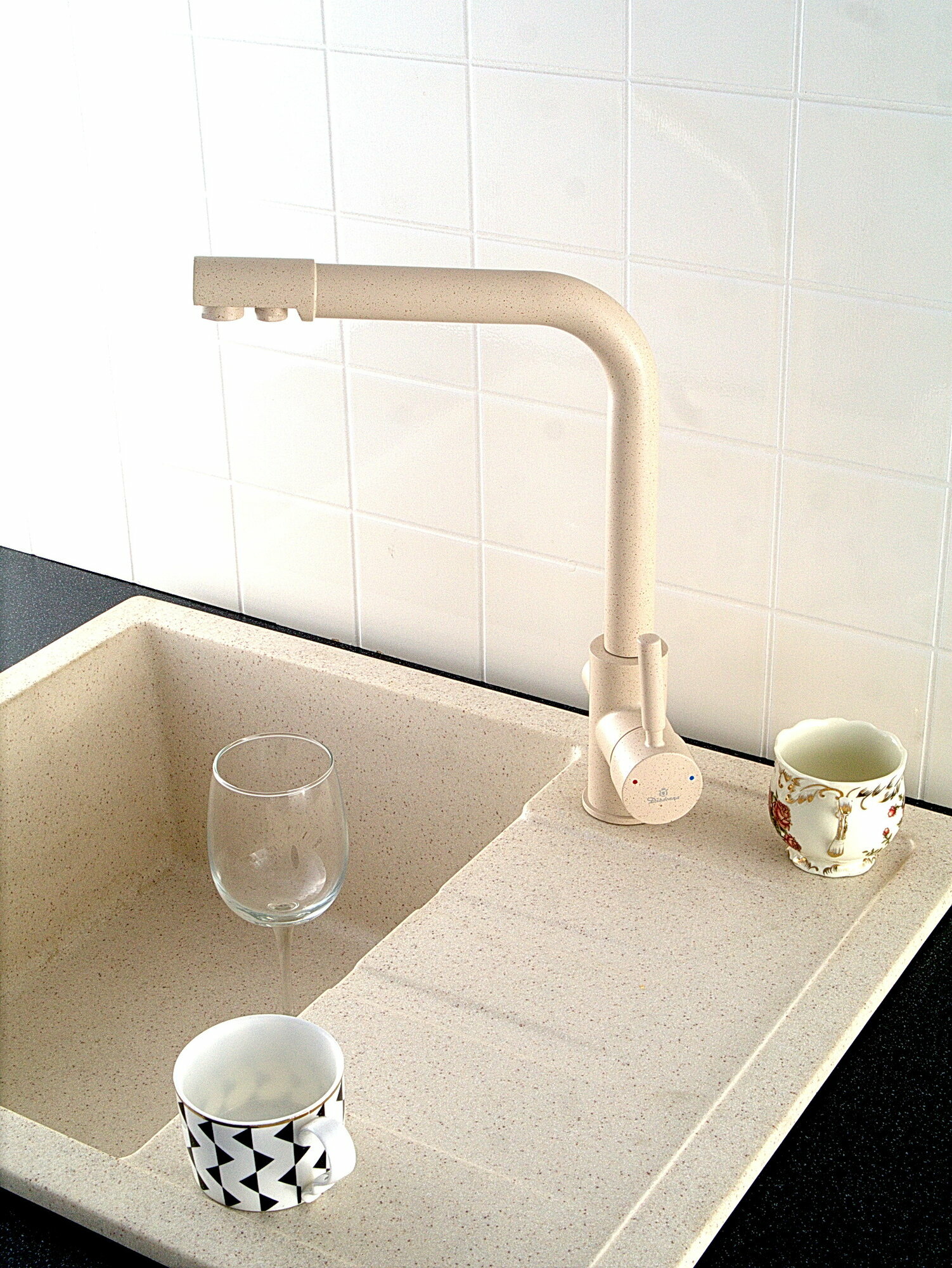 Смеситель кухонный Diadonna, латунь, бежевый, поворотный излив — фото 1