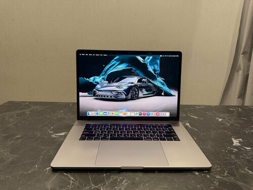 Изображение товара Ноутбук Apple MacBook Pro 15 2018, 2880x1800, Intel Core i7 2.6 ГГц, RAM 16 ГБ, SSD 512 ГБ, AMD Radeon Pro 560x, MacOS