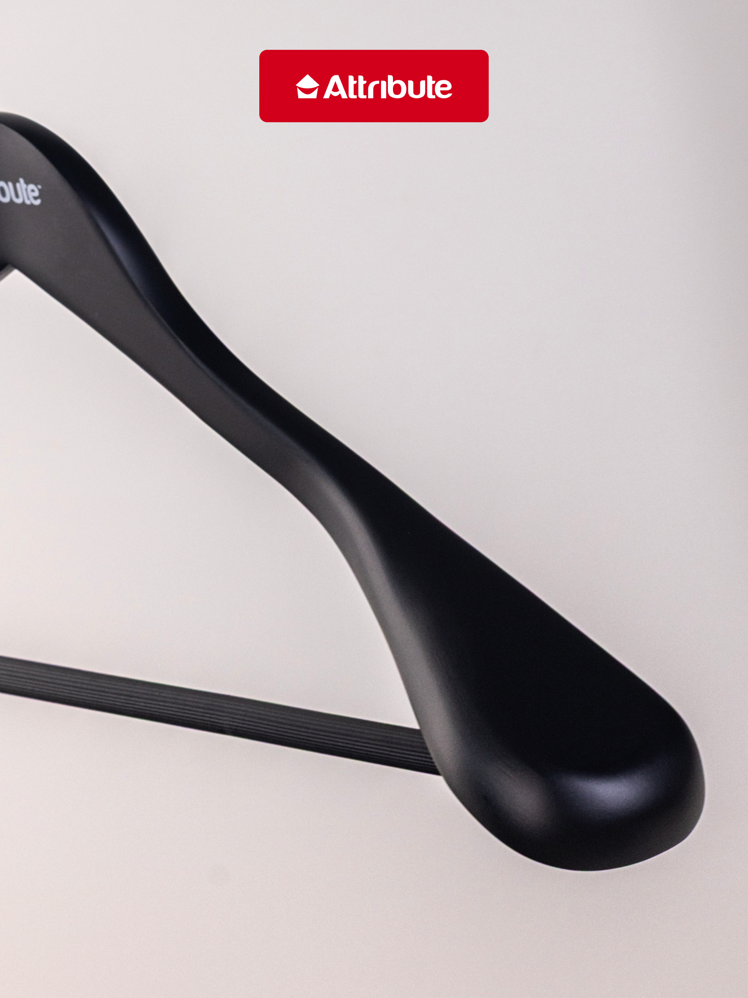 Вешалка ATTRIBUTE "SILUET BLACK" для верхней одежды, универсальная, 44 см — фото 1