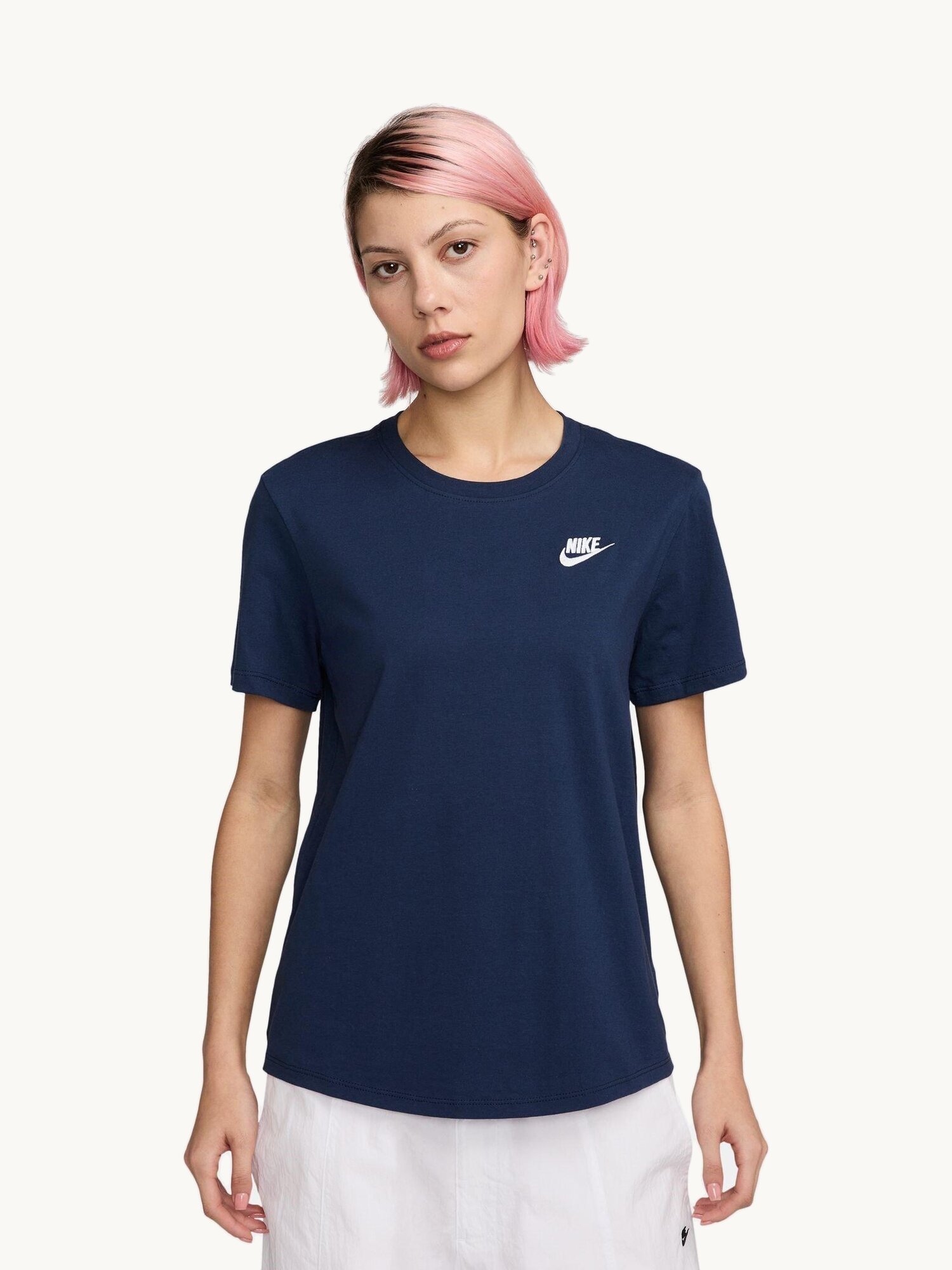 Футболка Club Essentials