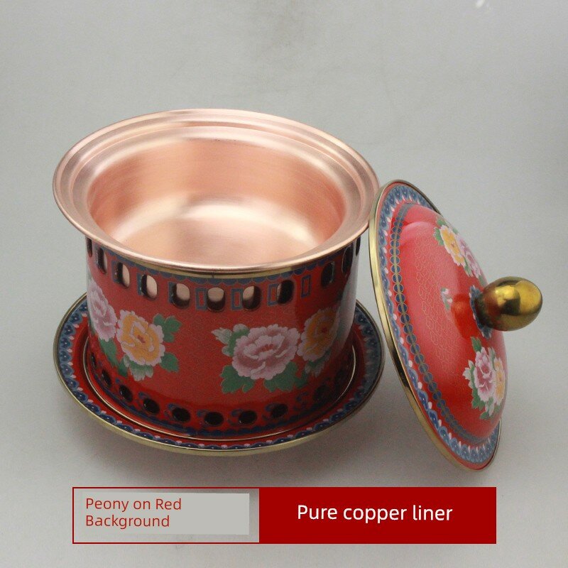 Небольшой медный горшок с чистой медной внутренней оболочкой и красным рисунком магнолии