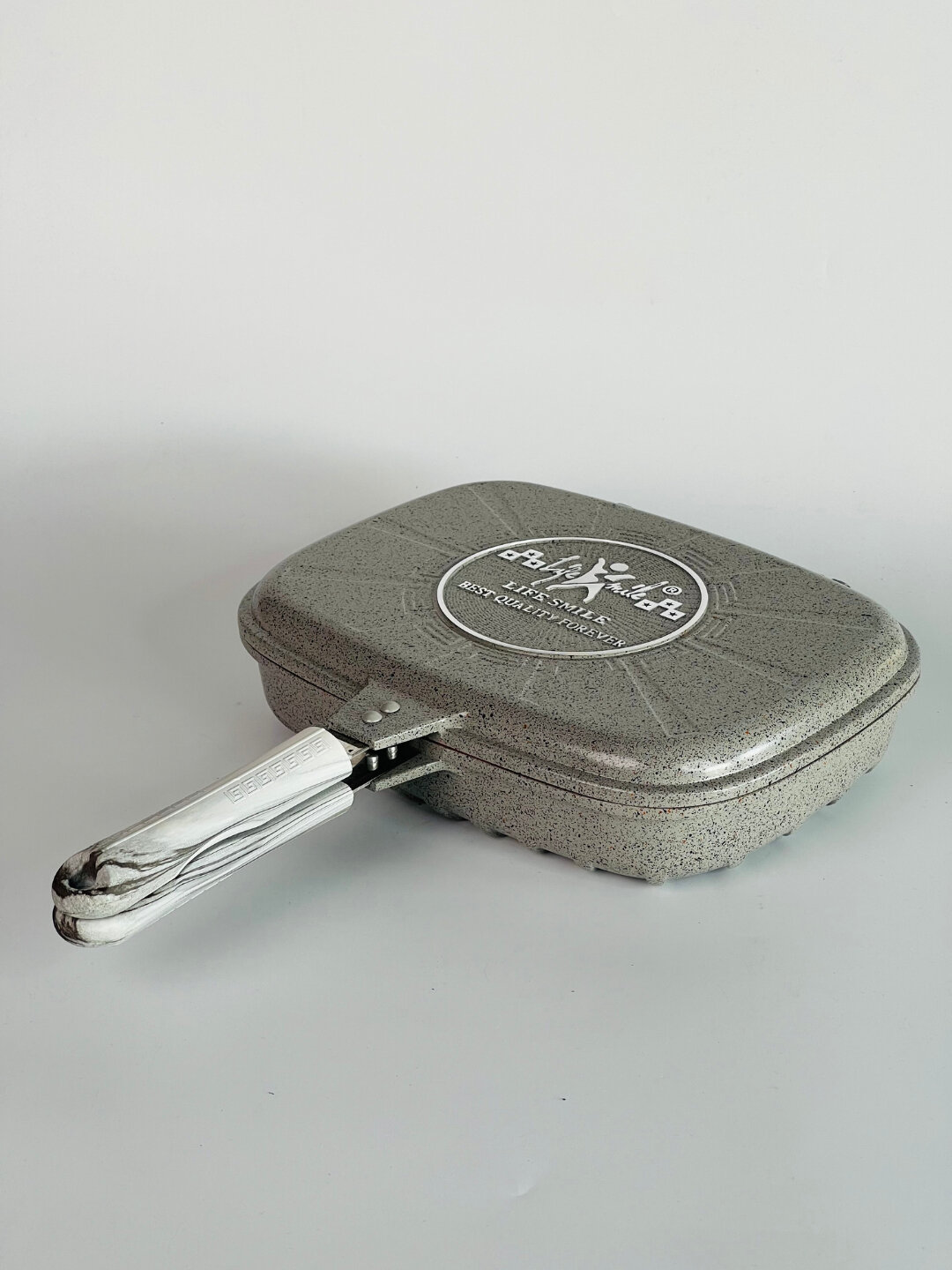 Двусторонняя сковорода-гриль от Life Smile с гранитным покрытием и магнитной ручкой - Серый