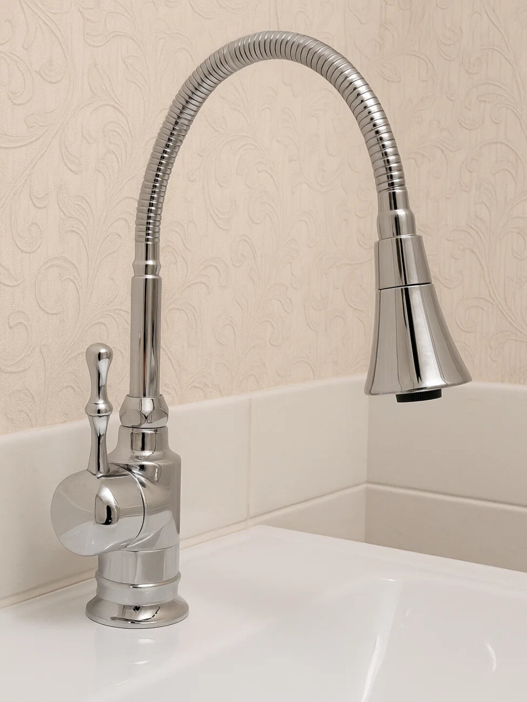 Cмеситель с гибким изливом