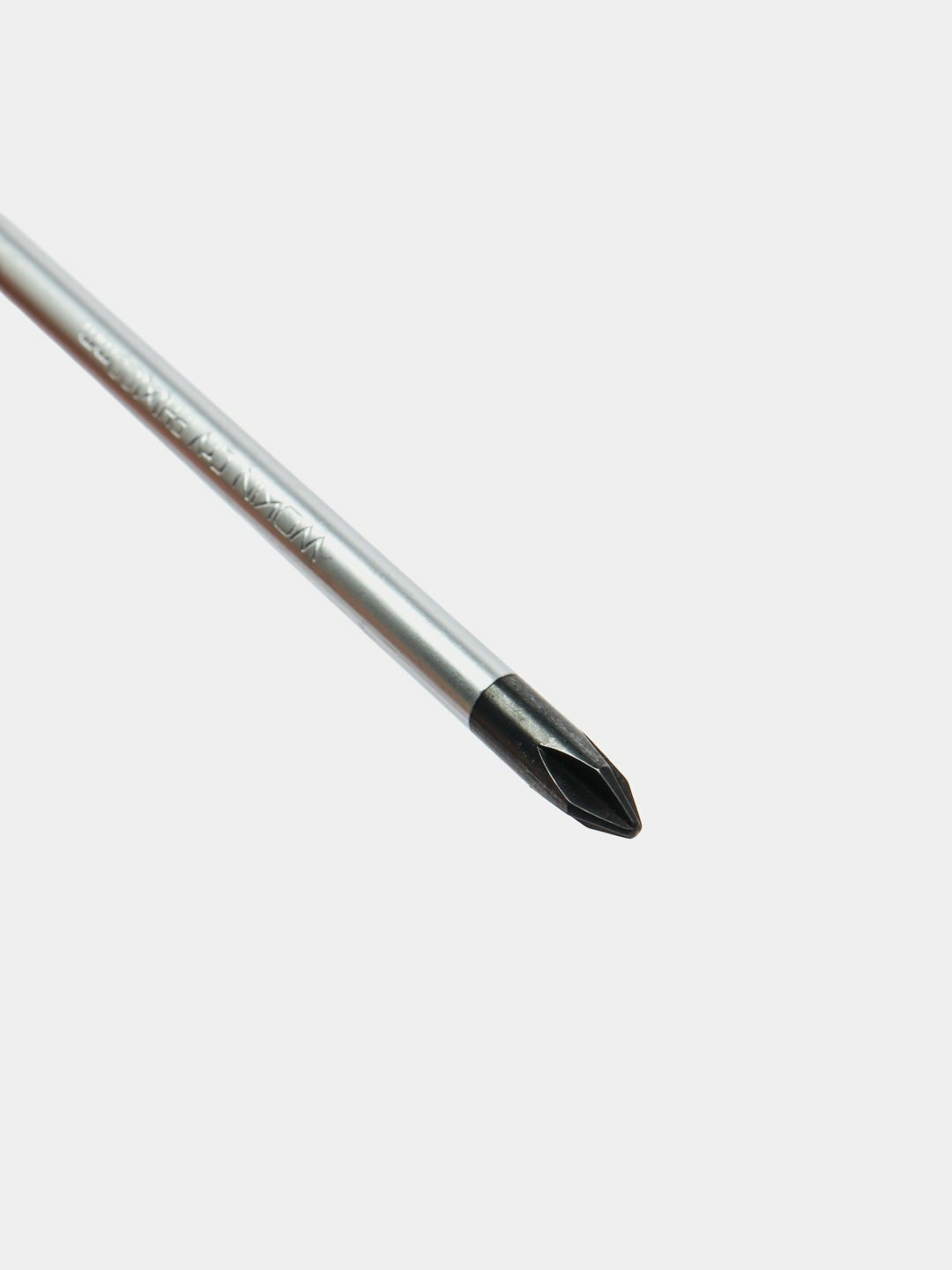 Отвертка WOKIN длиной 100 мм для точной работы и надежного крепления винтов — фото 1