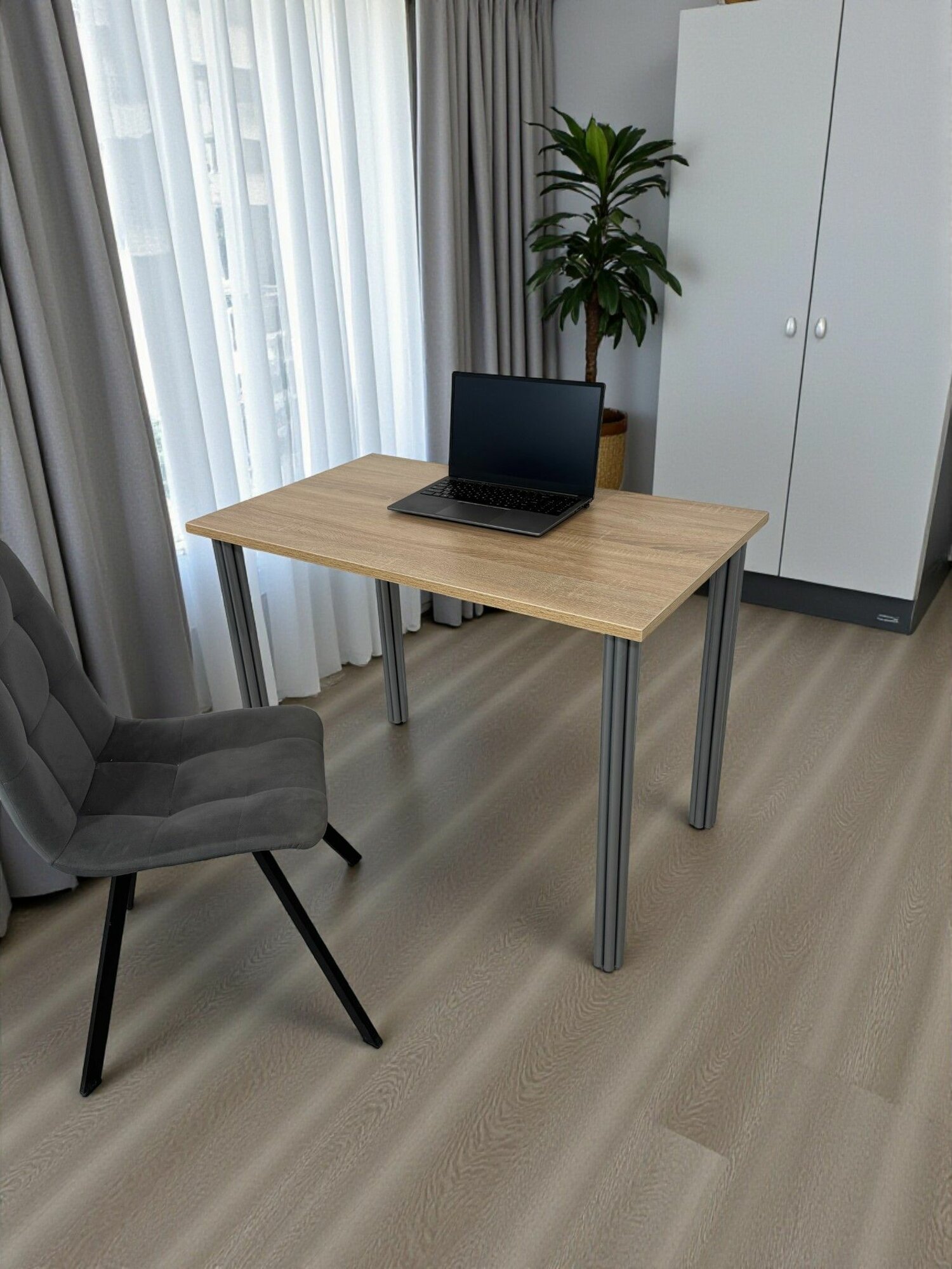 Стол дизайнерский компьютерный/ цвет Дуб Сонома, 100*60 см. Ножки хром.