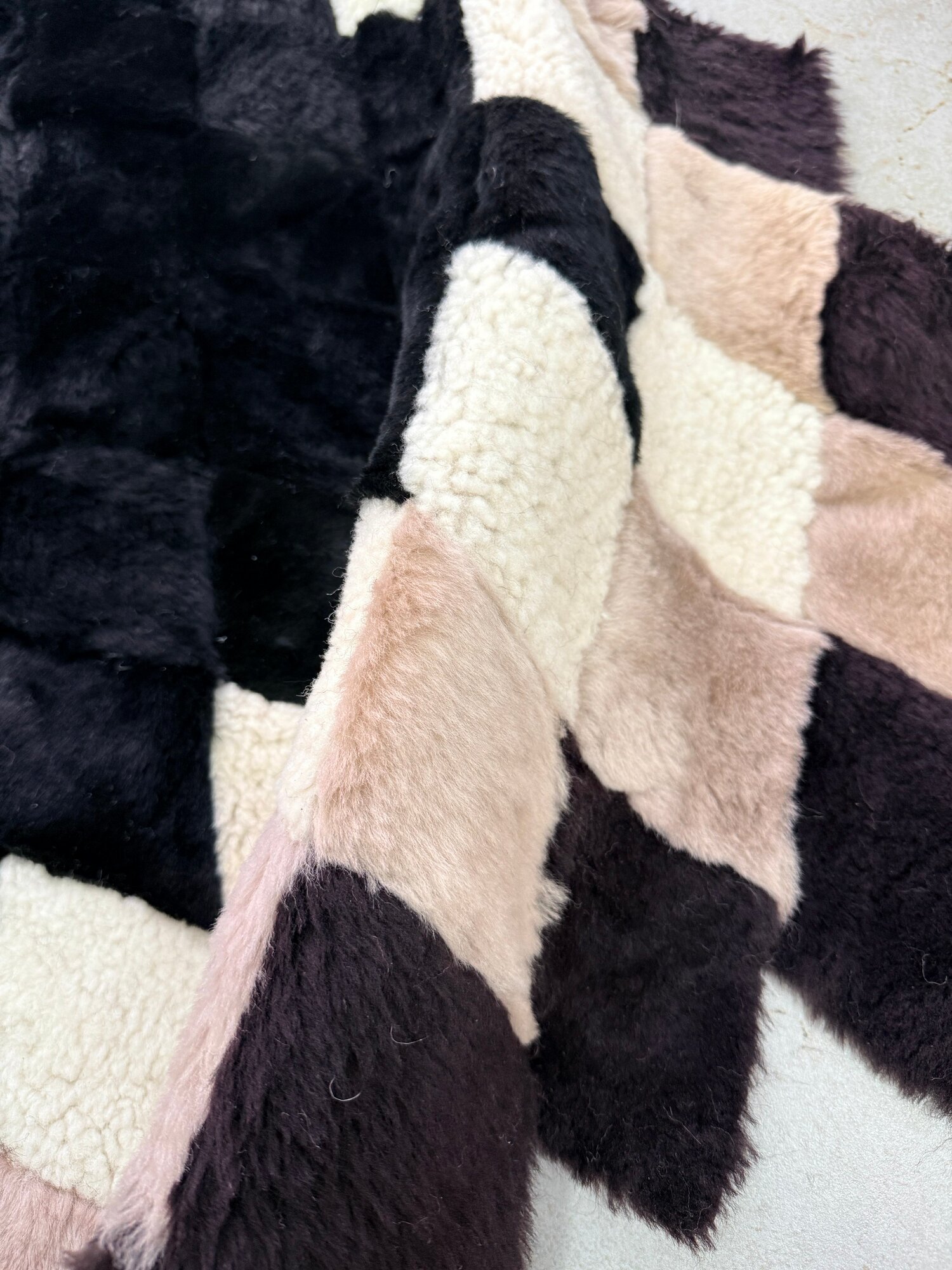 Покрывало меховое ковер из шкуры овчины — фото 1