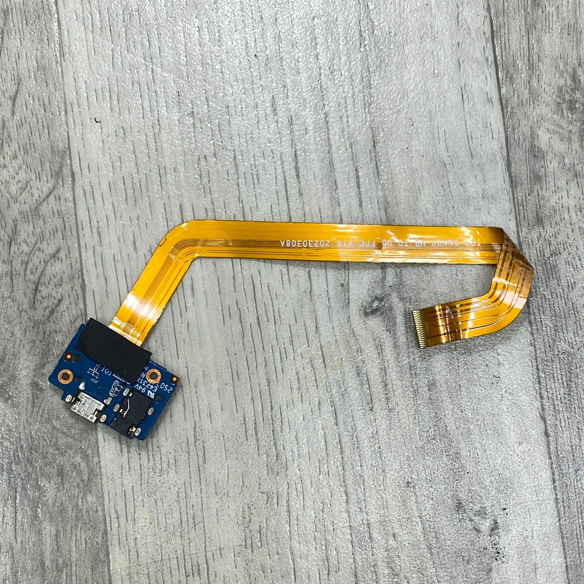 Плата USB CHUWI FreeBook CWI557 со шлейфом
