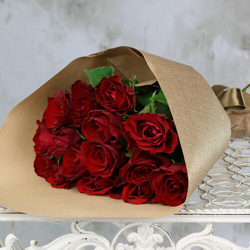 Изображение товара Букет живых цветов из 15 красных роз, высота 40см от Букет Маркет