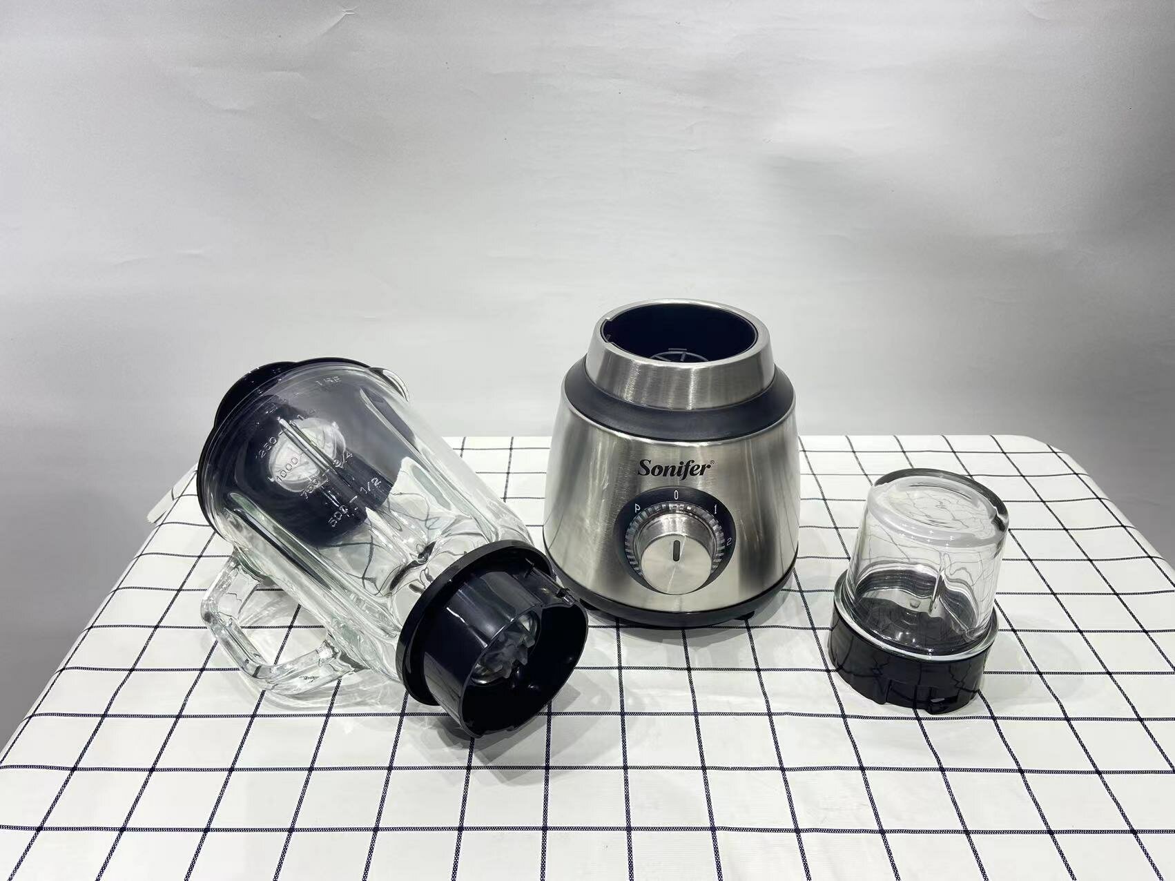 Многофункциональный электрический блендер Sonifer SF-8097 с чашей 1,5 л и дополнительной кофемолкой